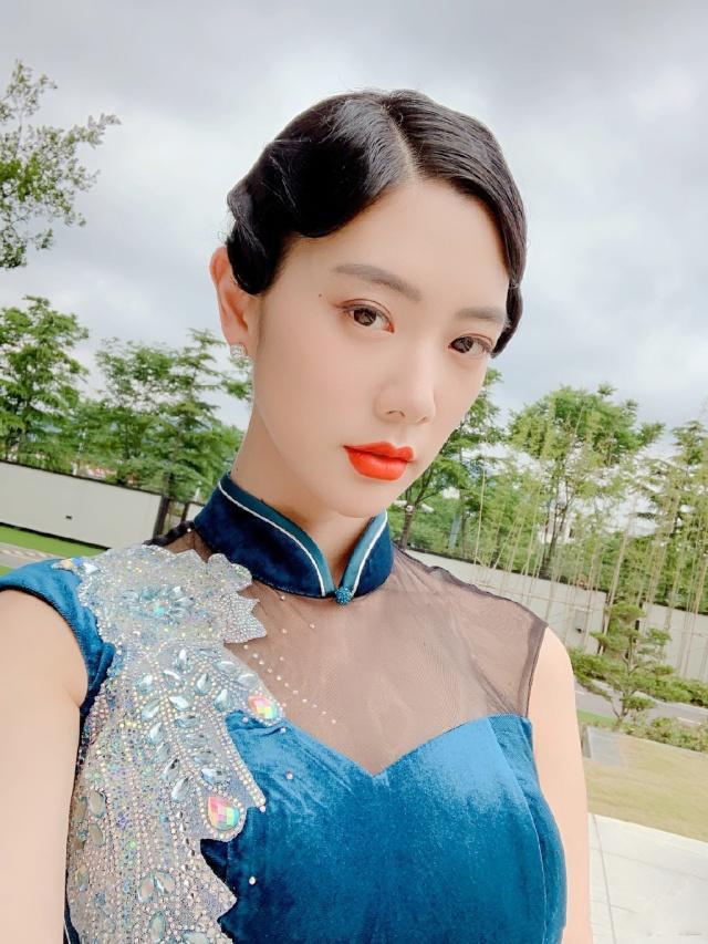 96间房主跳舞 血色高跟